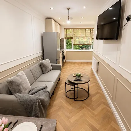 1 Bedroom Luxury Serviced With Parking *
