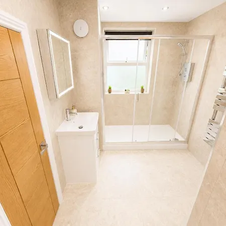 1 Bedroom Luxury Serviced With Parking