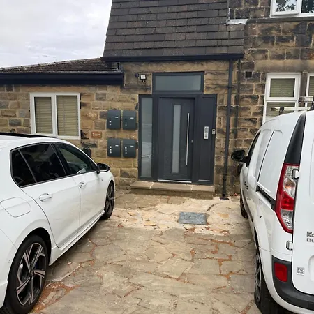 1 Bedroom Luxury Serviced With Parking